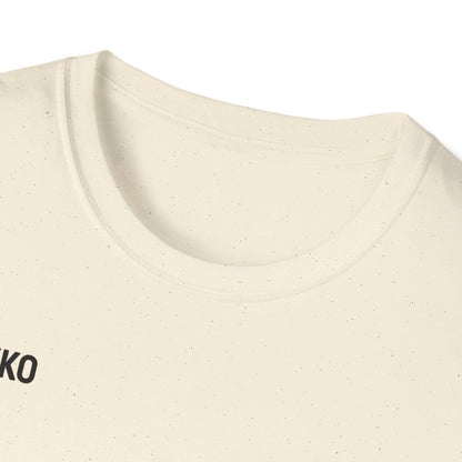 Camiseta "Silent But Iconic" | Labios Silencio Diseño Minimalista | Playera Blanca Unisex | Estilo Discreto con Actitud