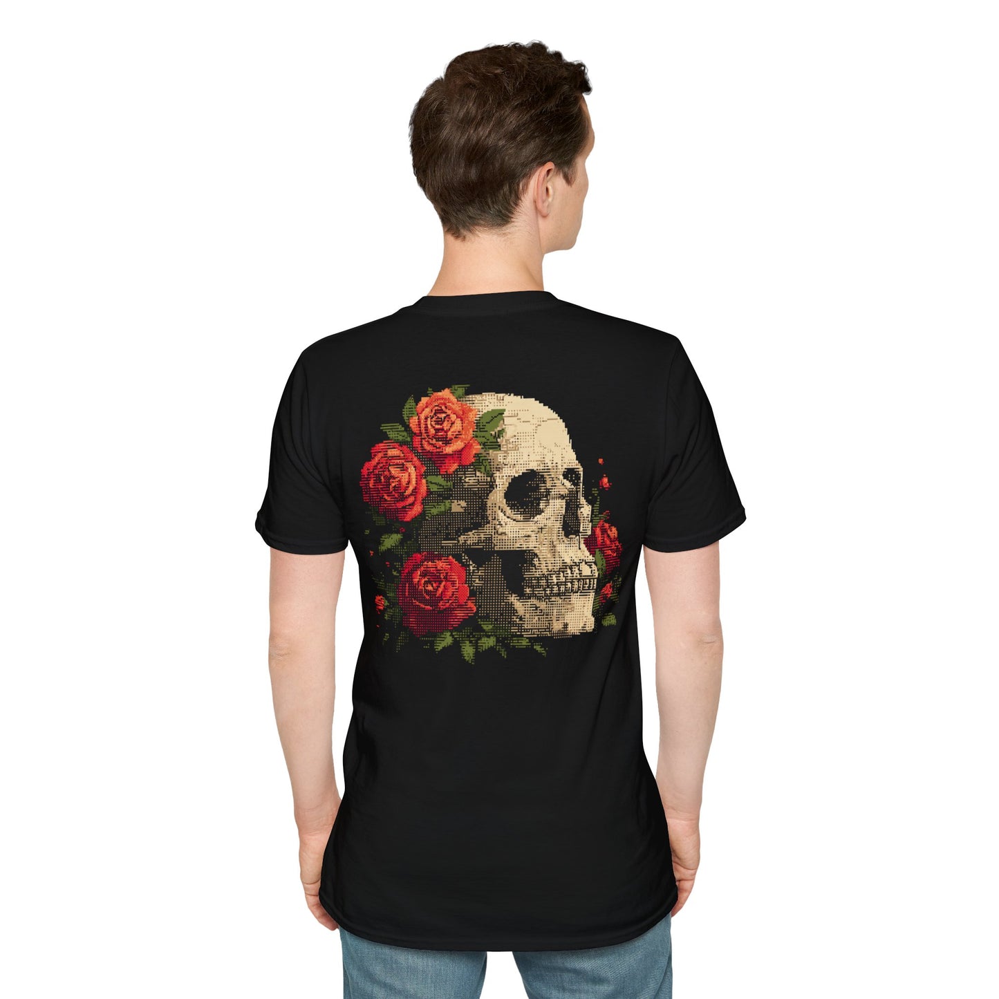 Camiseta "Pixel Skull & Roses" | Calavera Pixel Art y Rosas | Playera Gótica Digital | Estilo Dark Academia / Grunge
